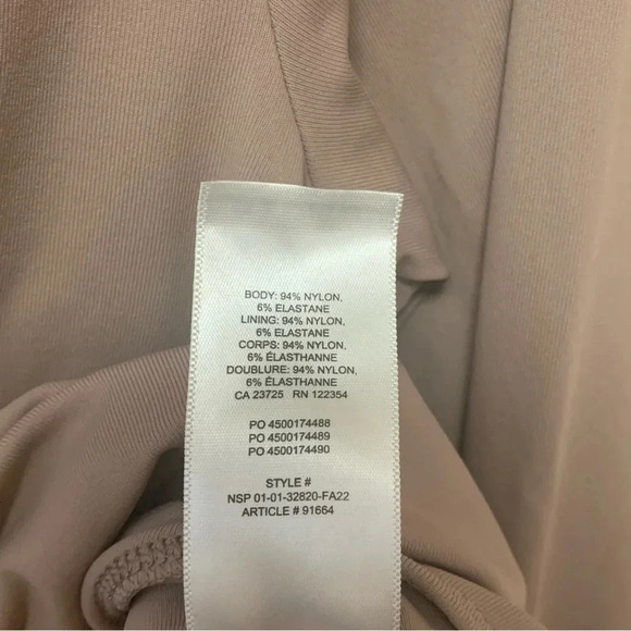 Aritzia Babaton Contour V-neck Henley Bodysuit - Picture 11 of 11